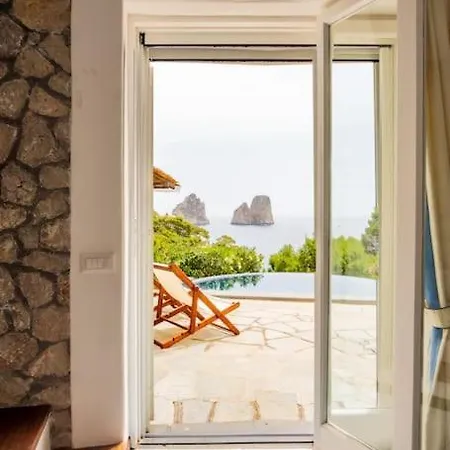 Roccia Di Mare Capri