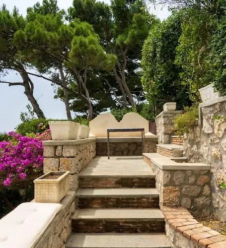 Roccia Di Mare Capri