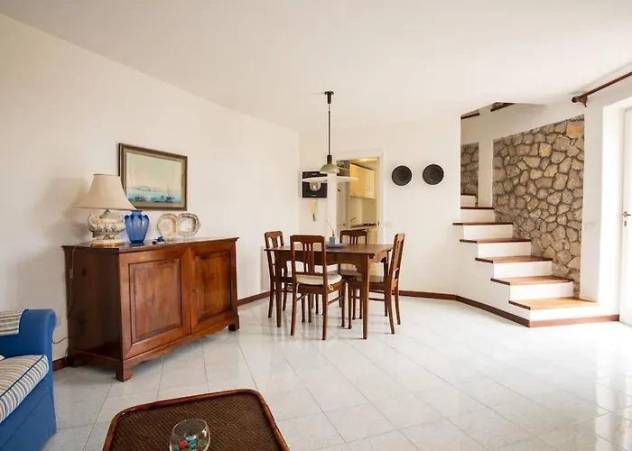 Villa Roccia Di Mare