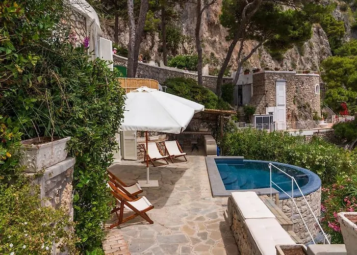 Roccia Di Mare Capri