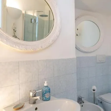 Вилла Roccia Di Mare *