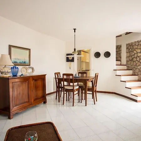 Вилла Roccia Di Mare