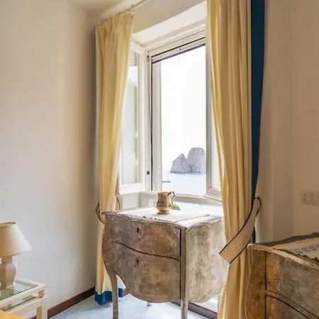 Вилла Roccia Di Mare *