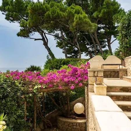 Вилла Roccia Di Mare *